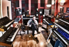 เพลงประกอบเกมดังกับ JAMES HANNIGAN ผู้ที่อยู่เบื้องหลังงานนี้