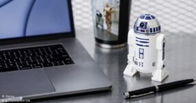 โคมไฟ Star Wars R2-D2 เล็กกระทัดรัด 9 โคมไฟ Star Wars R2-D2 เล็กกระทัดรัด