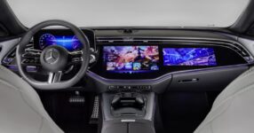 Mercedes Benz ผนึกกำลัง Boosteroid สร้างประสบการณ์เล่นเกมระดับ AAA ในรถยนต์