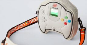 สนกันไหมเอ่ยกระเป๋า DREAMCAST SEGA MINI CROSSBODY จาก ZARA