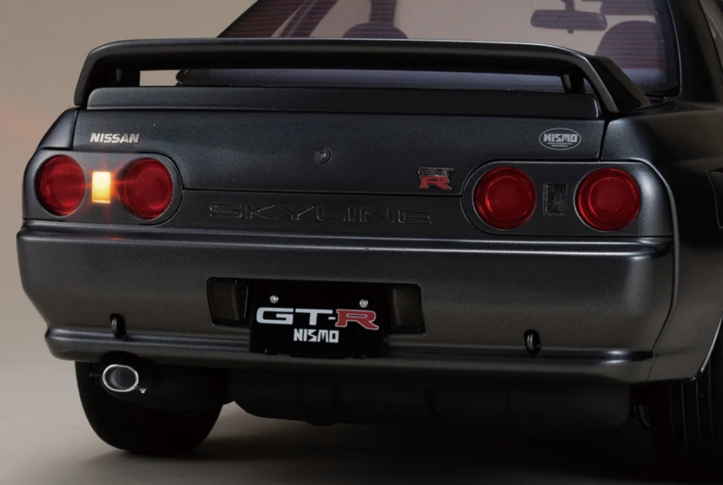 R32