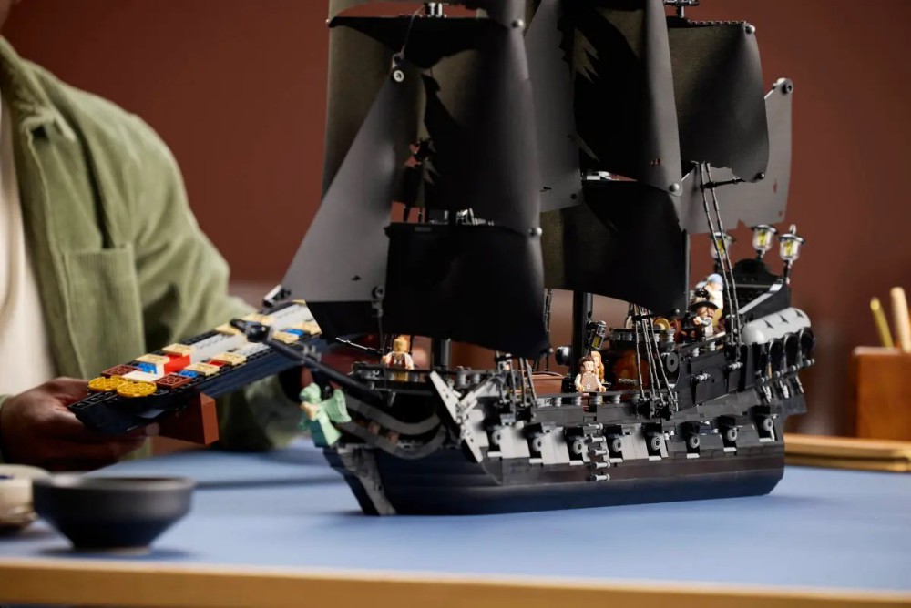 LEGO ปล่อย Black Pearl เรือโจรสลัดในตำนานที่กลับมาโลดแล่นอีกครั้ง 4 LEGO ปล่อย Black Pearl เรือโจรสลัดในตำนานที่กลับมาโลดแล่นอีกครั้ง