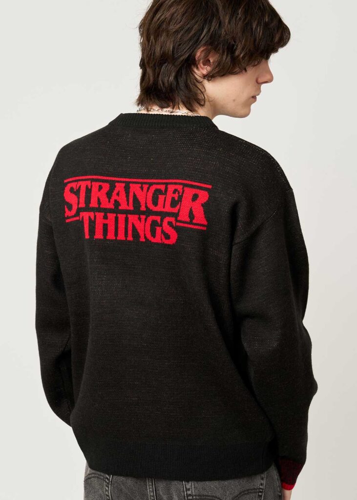 เตรียมต้อนรับการฉายส่งท้ายซีซั่นด้วยเสื้อผ้าคอลเลคชั่นใหม่ Stranger Things 8 Stranger Things