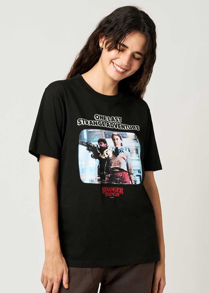 เตรียมต้อนรับการฉายส่งท้ายซีซั่นด้วยเสื้อผ้าคอลเลคชั่นใหม่ Stranger Things 17 Stranger Things