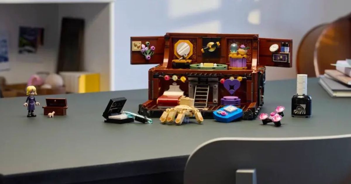 LEGO Thing’s Apartment ห้องลับของ “มือเพื่อนรัก” จาก Wednesday