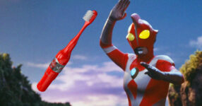 สัมผัสประสบการณ์แปลงร่างเป็น Ultraman Zearth ด้วย Ultra Replica Pikari Brusher 2