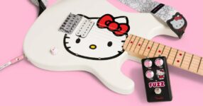 Fender x Hello Kitty Stratocaster กลับมาอีกครั้งตามคำเรียกร้อง
