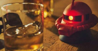 ตกแต่งห้องเก๋ ๆ ด้วยไฟ Char's Zaku II จาก Gundam