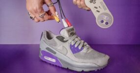 ล้ำไปอีก! งานดัดแปลงรองเท้าให้เล่นเกมจากเครื่อง Super Famicom ได้