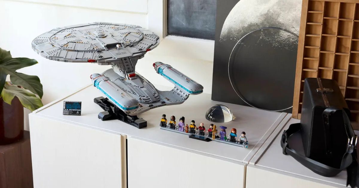 ยานในตำนานสุดไอคอนของจักรวาล Star Trek ถูกถอดแบบเป็น LEGO สุดอลัง 1 ยานในตำนานสุดไอคอนของจักรวาล Star Trek ถูกถอดแบบเป็น LEGO สุดอลัง