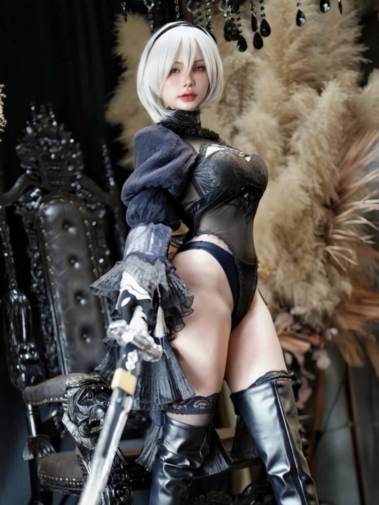 NoNieR กับโนเกียในชุดคอสเพลย์ 2B จาก NieR: Automata