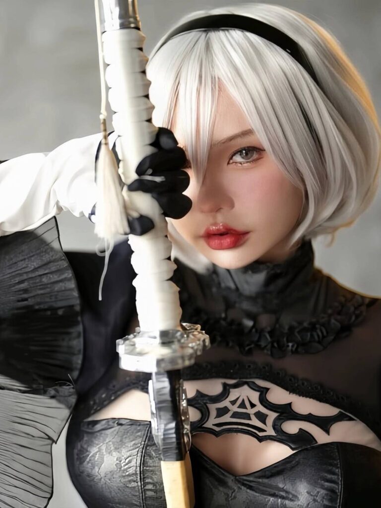NoNieR กับโนเกียในชุดคอสเพลย์ 2B จาก NieR: Automata