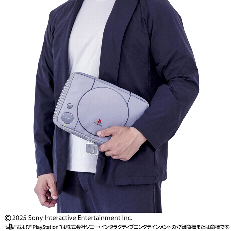 คลาสสิคน่าใช้กับกระเป๋าใส่ของที่จำลองมาจากเครื่อง PlayStation 4 PlayStation