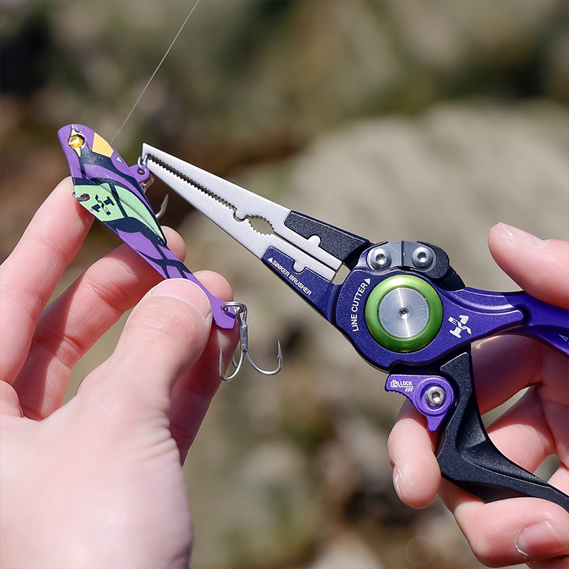 แฟนอนิเมะสายเย่อโดนสักชุดไหมกับอุปกรณ์ตกปลาจาก Evangelion 3 Evangelion