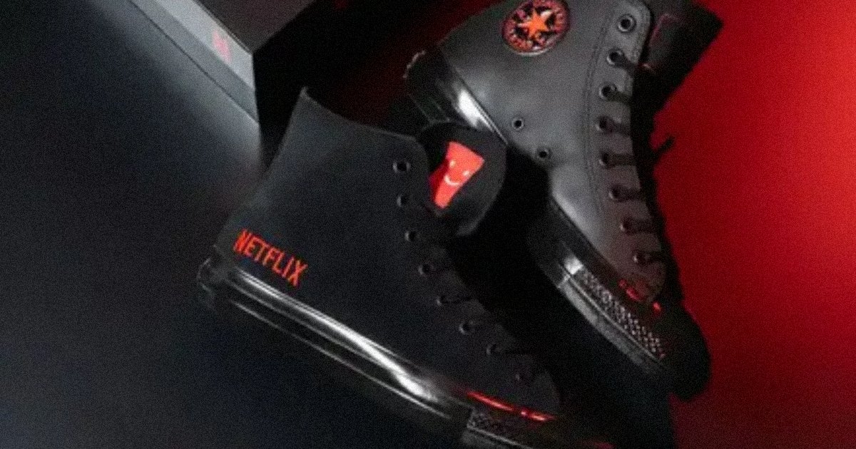 รองเท้าคอลเลคชั่นพิเศษ Netflix x Converse All Star Aged High