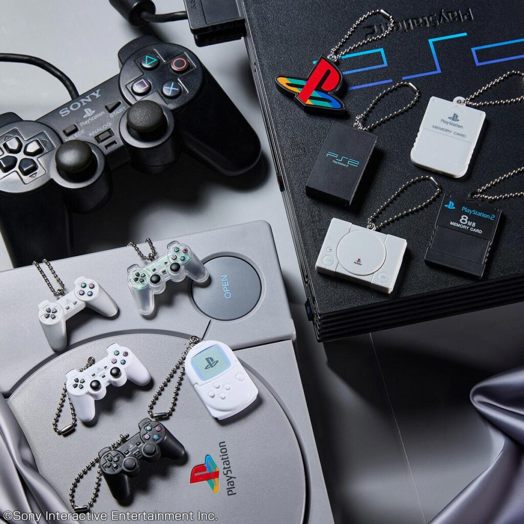 Bandai เปิดตัวขนมบิสกิตพร้อมพวงกุญแจ PlayStation วางขายแล้ววันนี้ 5 PlayStation / Miniatures Charm with Biscuits