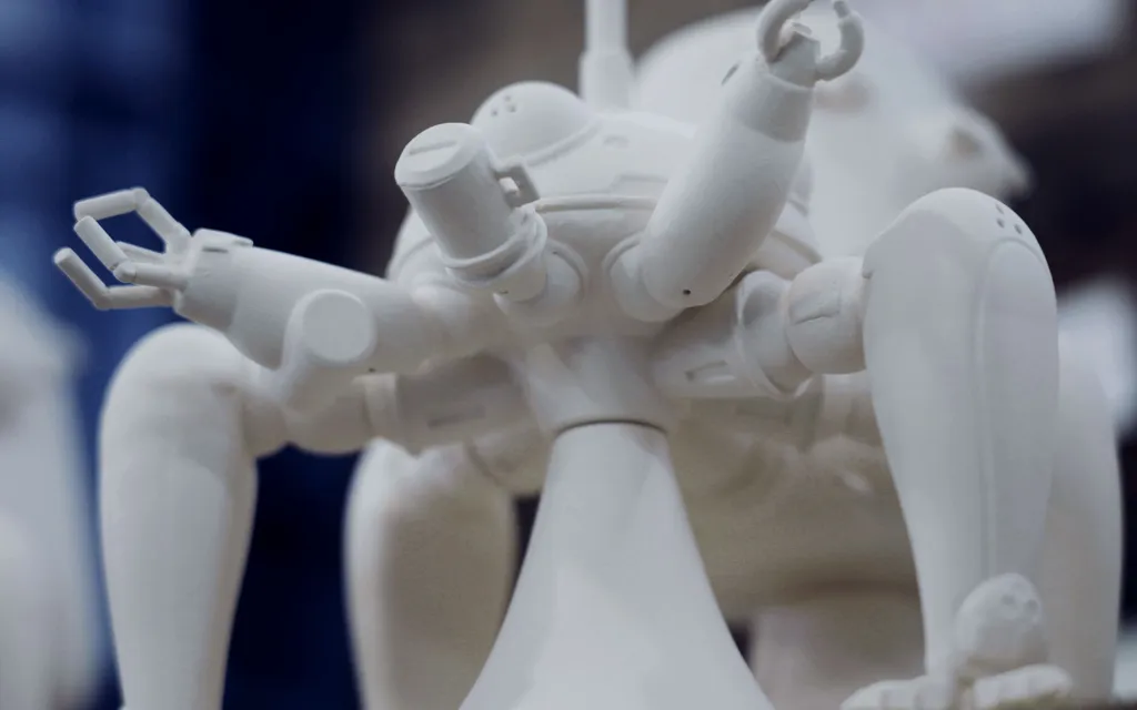 หุ่นยนต์แมงมุมจาก Ghost in the Shell ถูกถ่ายทอดเป็นเครื่องลายครามญี่ปุ่น