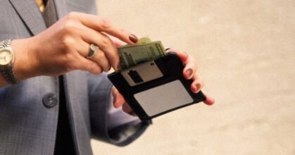 คลาสสิคไปอีกกระเป๋าสตางค์รูปแบบแผ่น Floppy Disk