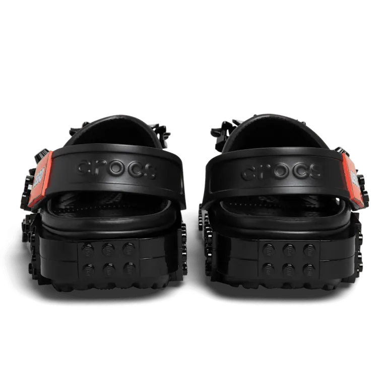 สนุกได้ในทุก ๆ วันกับรองเท้าสุดสร้างสรรค์ Crocs x LEGO 17 LEGO