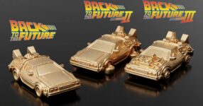 ฟิกเกอร์ทองคำ 18K รถไทม์แมชชีนจาก Back to the future