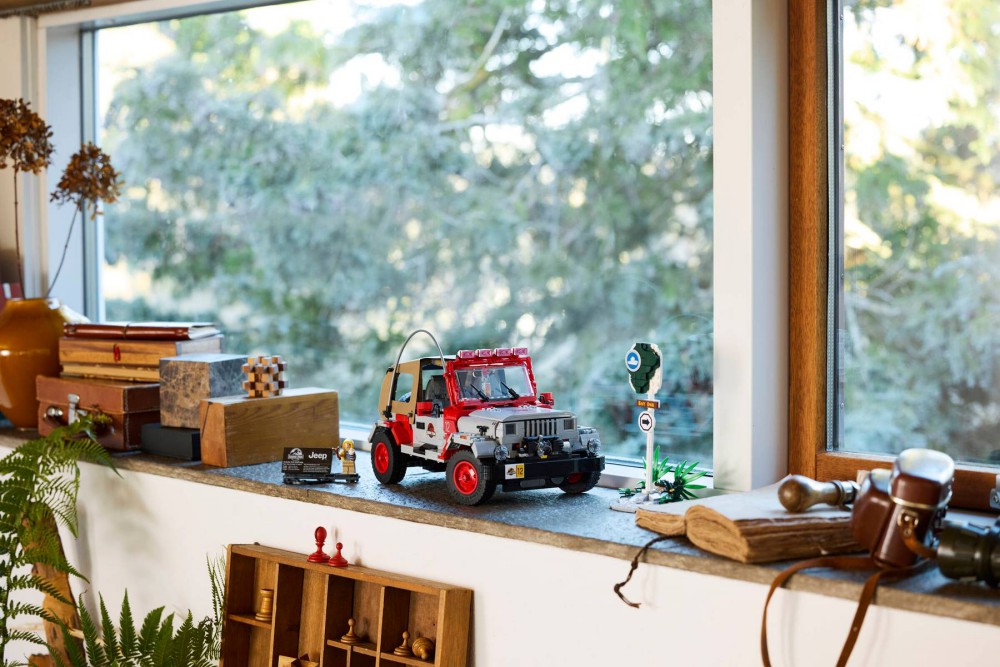 LEGO Jurassic Park Jeep Wrangler