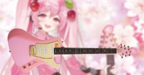 สุดหวานกีตาร์รุ่นพิเศษ G-STREAM SAKURA MIKU Edition จาก GrassRoots 