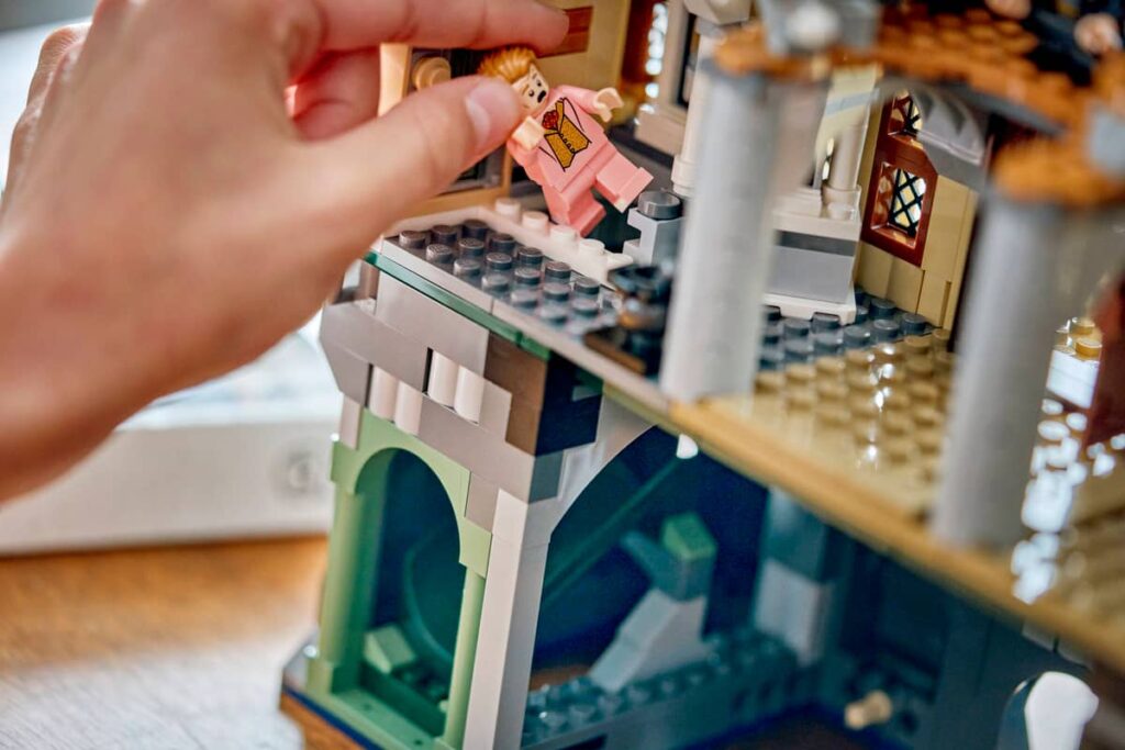 LEGO Hogwarts Castle: East Wing เปิดปราสาทส่วนใหม่! พาแฟน Harry Potter บุกห้องแห่งความลับ