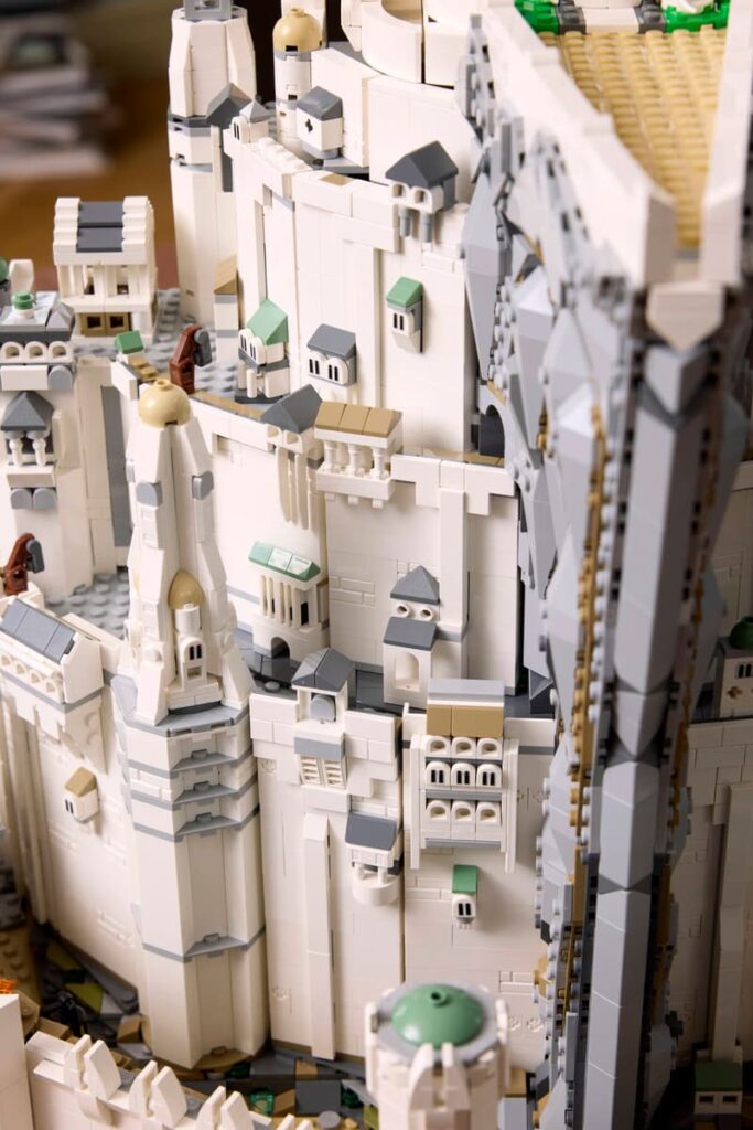 LEGO เปิดตัว "นครสีขาวแห่ง Gondor" จาก The Lord of the Rings ใหญ่สุดเท่าที่เคยมีมา!!