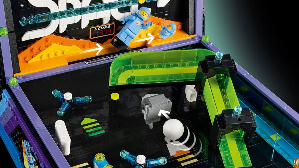 LEGO เปิดตัวตู้พินบอลเล่นได้จริงในธีม Classic Space 7 LEGO เปิดตัวตู้พินบอลเล่นได้จริงในธีม Classic Space