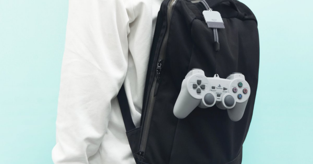 โดนใจวัย 90s กระเป๋าใส่ Laptop จำลองมาจากเครื่อง PlayStation