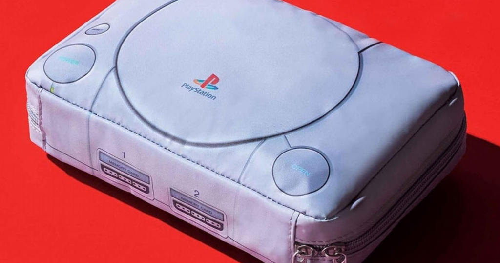 โดนใจวัย 90s กระเป๋าใส่ Laptop จำลองมาจากเครื่อง PlayStation