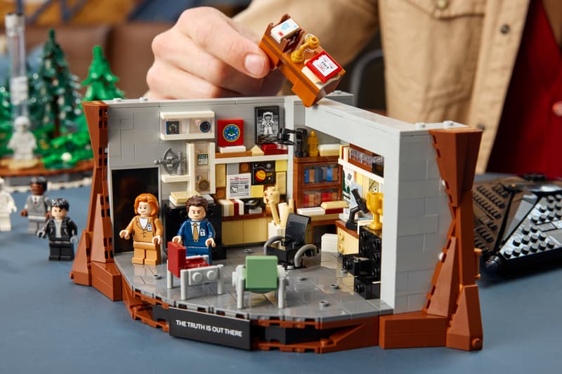 จิลเลียน แอนเดอร์สัน กลับมารับบท สคัลลี่ ในโฆษณา LEGO The X-Files