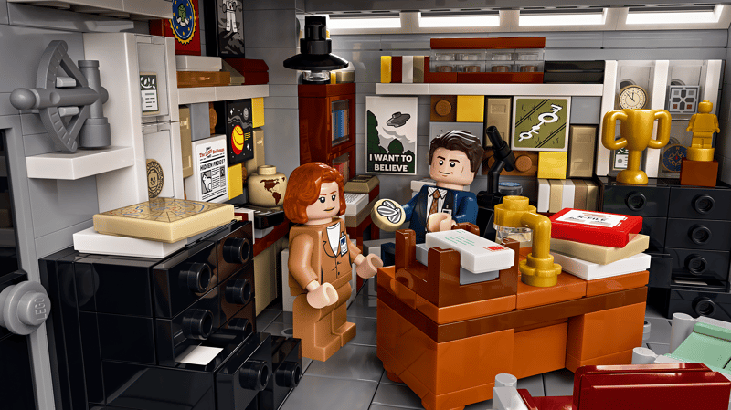 จิลเลียน แอนเดอร์สัน กลับมารับบท สคัลลี่ ในโฆษณา LEGO The X-Files