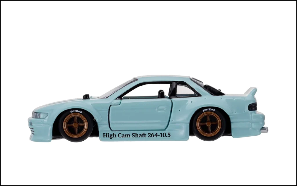 TOMICA