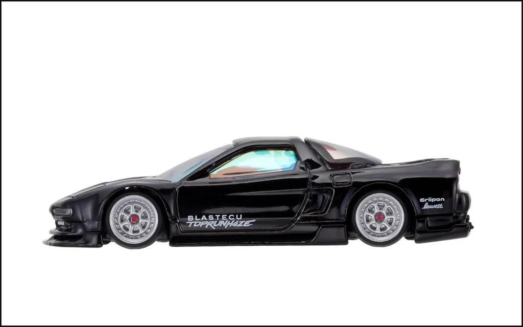 TOMICA
