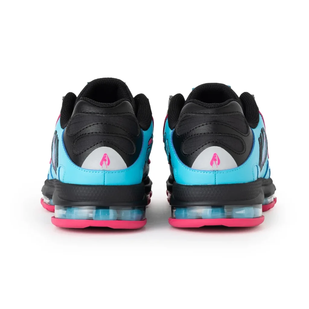 คอลเลคชั่นรองเท้ารุ่นพิเศษธีม Hatsune Miku x FILA 8 Miku