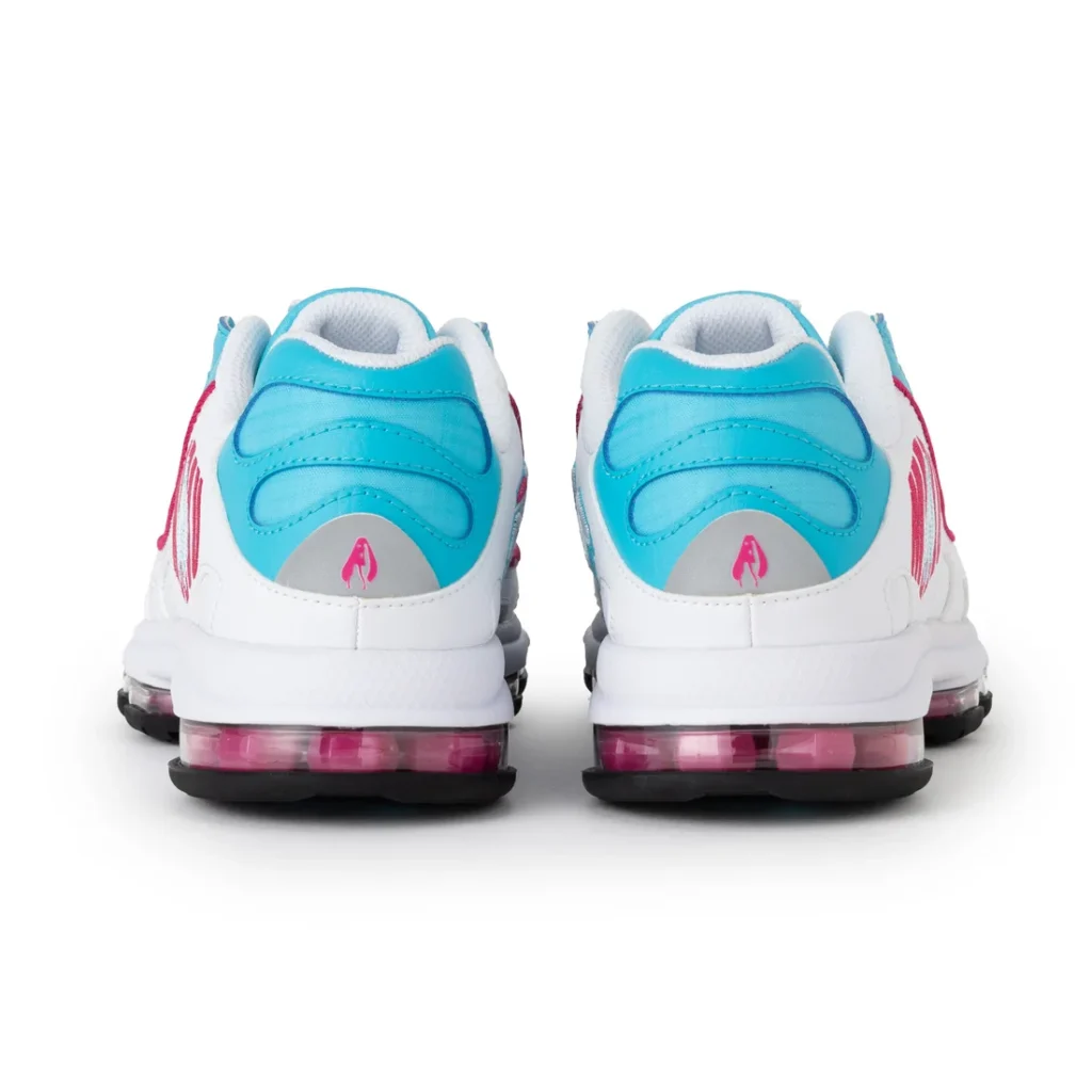 คอลเลคชั่นรองเท้ารุ่นพิเศษธีม Hatsune Miku x FILA 4 Miku