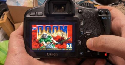 หาทำอีกแล้ว! คราวนี้เล่นเกม DOOM บนกล้อง Canon EOS 550D