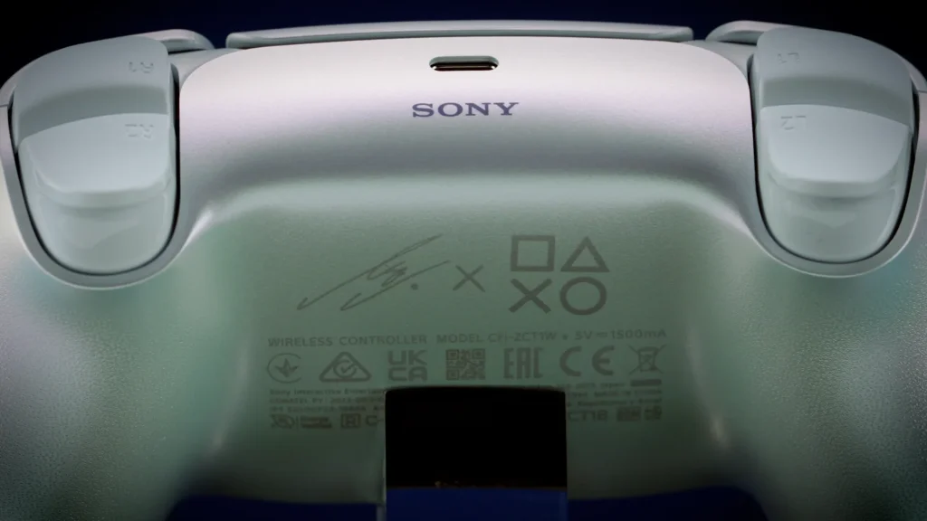 PlayStation เปิดตัวจอยคอลโทรลเลอร์ไร้สายรุ่นพิเศษร่วมกับคุณ Lisa 3 PlayStation