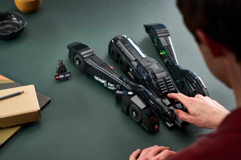 LEGO เปิดตัว Batmobile พร้อมลูกเล่นสุดเจ๋งแปลงร่างเป็น Batmissile ได้!! 10 LEGO เปิดตัว Batmobile พร้อมลูกเล่นสุดเจ๋งแปลงร่างเป็น Batmissile ได้!!