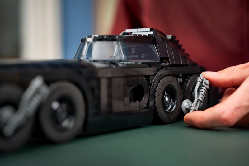 LEGO เปิดตัว Batmobile พร้อมลูกเล่นสุดเจ๋งแปลงร่างเป็น Batmissile ได้!! 13 LEGO เปิดตัว Batmobile พร้อมลูกเล่นสุดเจ๋งแปลงร่างเป็น Batmissile ได้!!