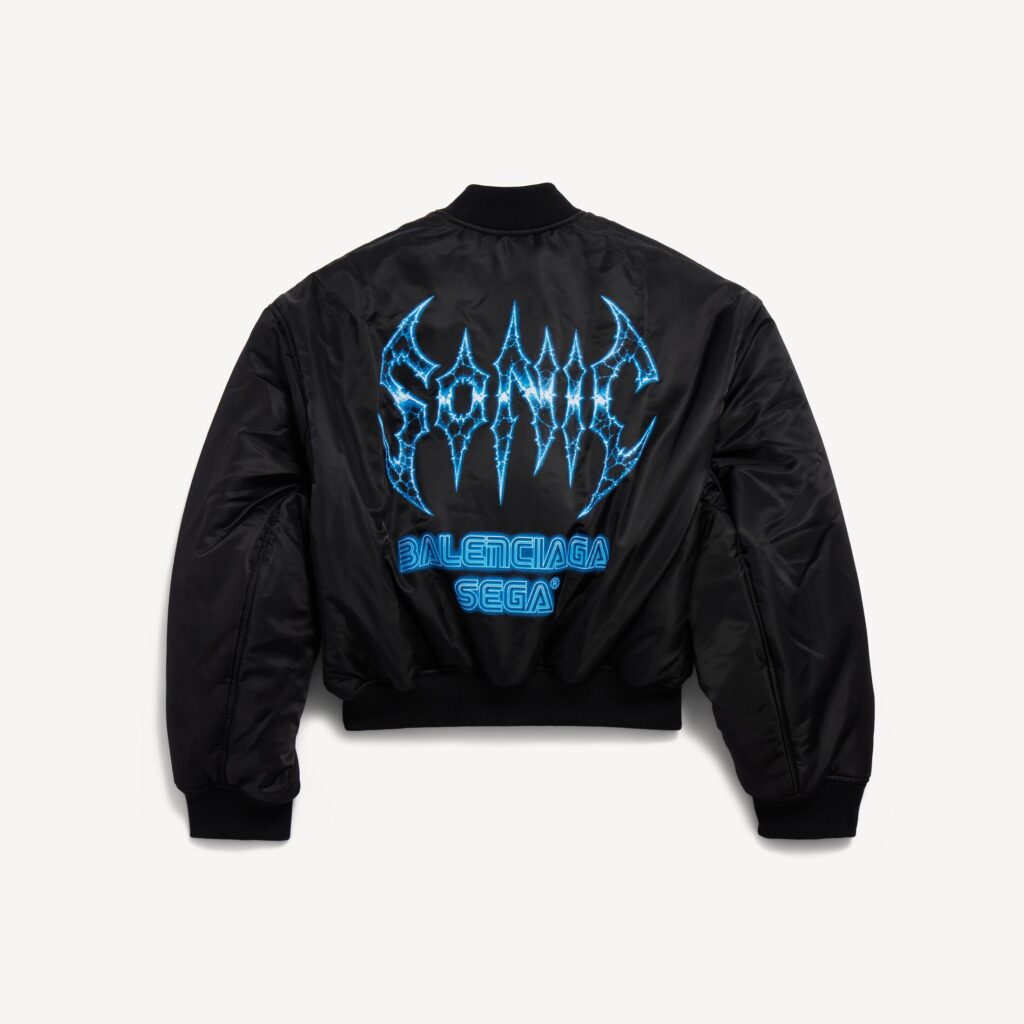เครื่องแต่งกายคอลเลคชั่นพิเศษ Balenciaga x SEGA 11 Balenciaga