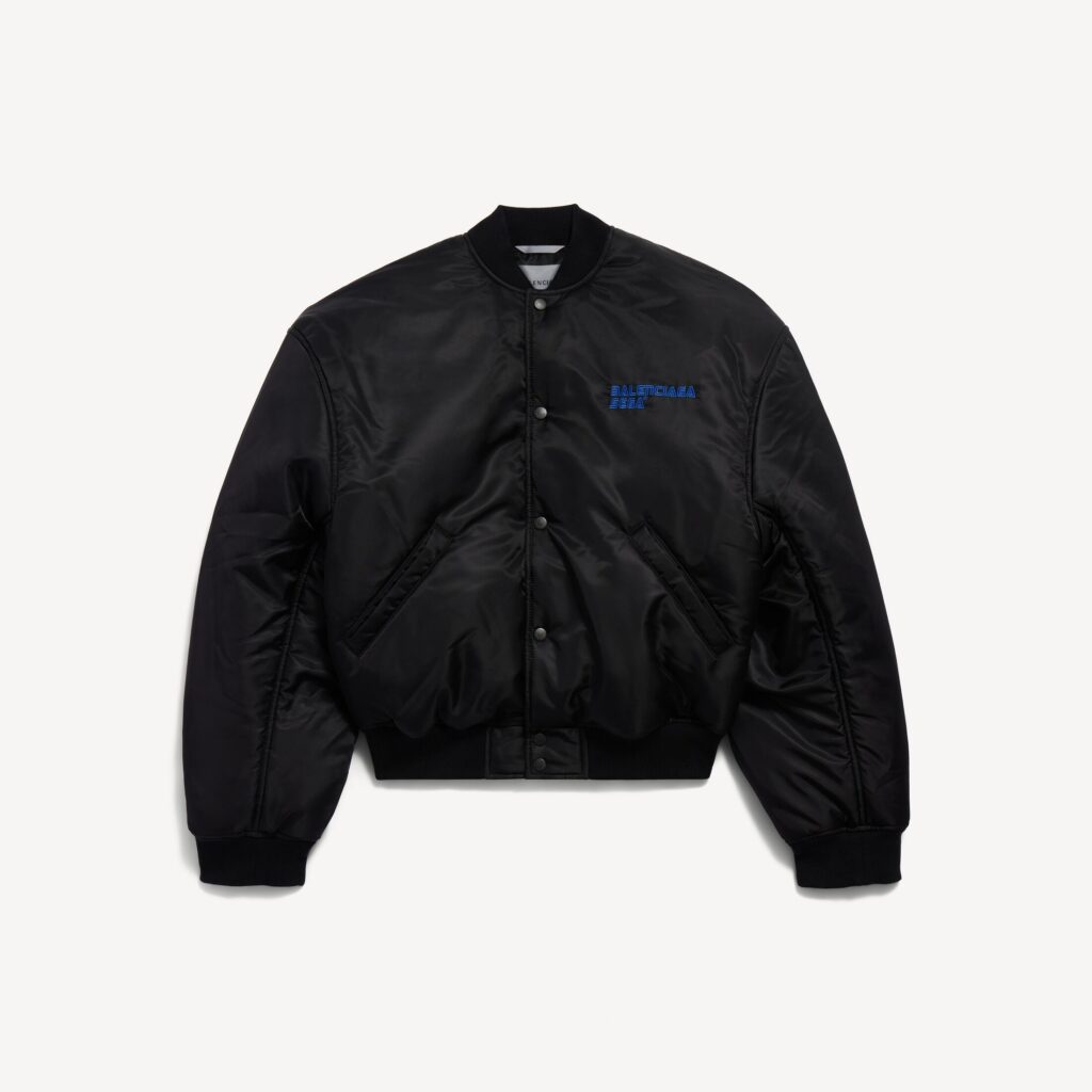 เครื่องแต่งกายคอลเลคชั่นพิเศษ Balenciaga x SEGA 10 Balenciaga