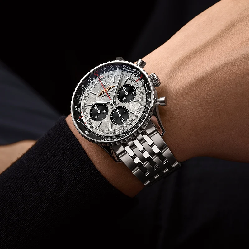 นาฬิกาข้อมือคอลเลคชั่นพิเศษ Breitling x ULTRAMAN 5 นาฬิกาข้อมือคอลเลคชั่นพิเศษ Breitling x ULTRAMAN