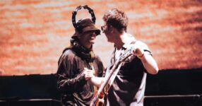 [Review] Oasis: Don’t Look Back In Anger บทบันทึกคืนดีของสองพี่น้องแกลลาเกอร์