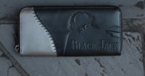 กระเป๋าสตางค์จากซีรีส์สุดคลาสสิค Black Jack รุ่นพิเศษจาก NADAYA