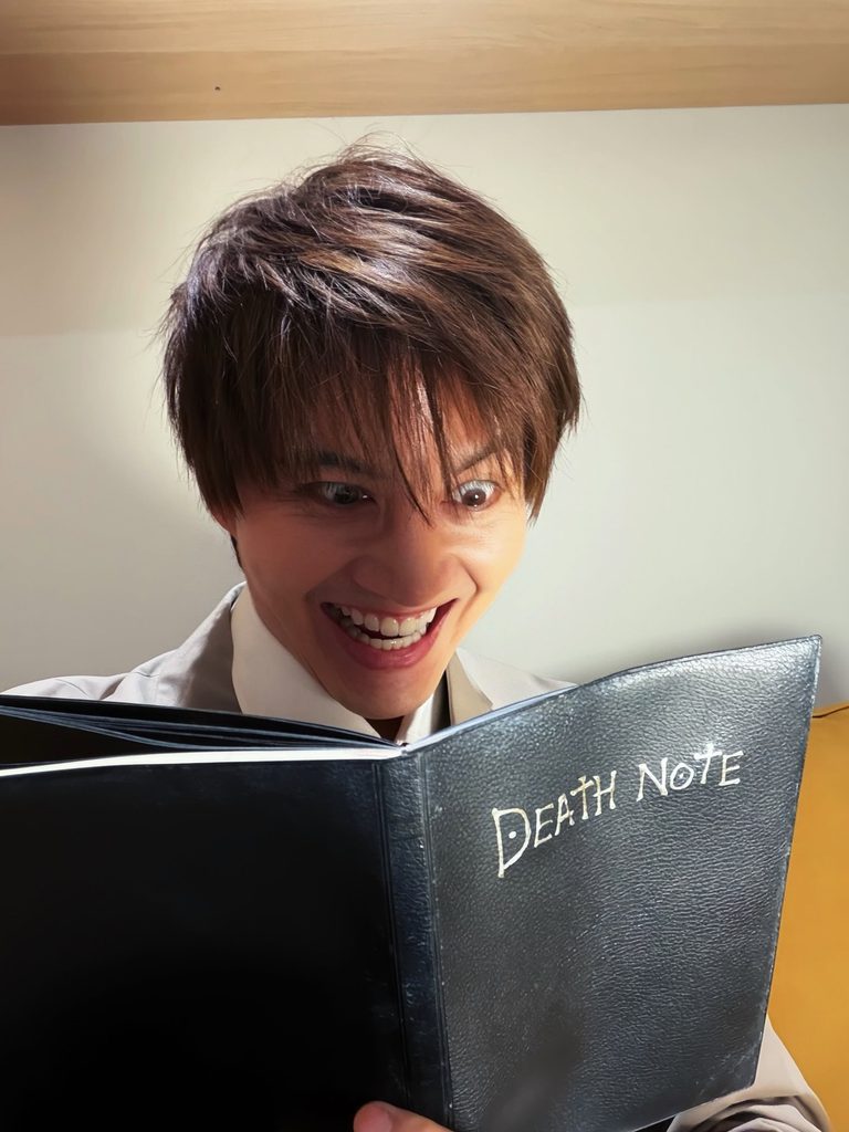 กอล์ฟ พิชญะ–โฟร์ จัดเต็มคอสเพลย์ยมทูต DEATH NOTE รับฮาโลวีน 8 กอล์ฟ พิชญะ–โฟร์ จัดเต็มคอสเพลย์ยมทูต DEATH NOTE รับฮาโลวีน