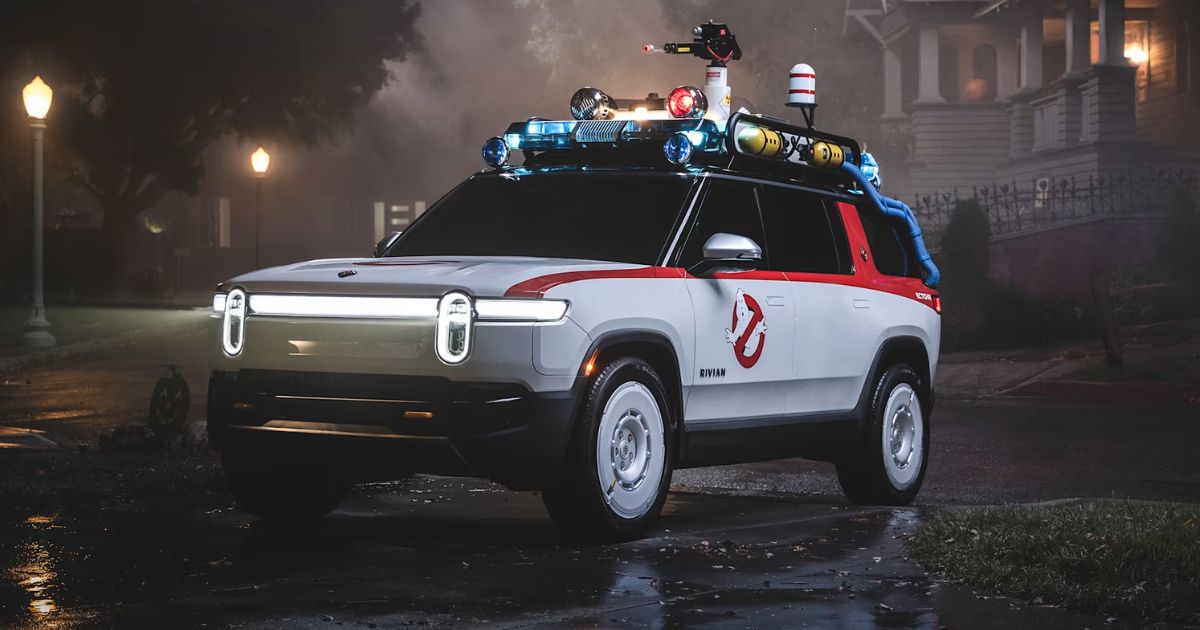 Rivian แปลงรถไฟฟ้าเป็นรถ Ghostbusters รับฮาโลวีน!