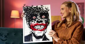 HA HA HA ยิ้มหลอนขึ้นผนัง! LEGO จับหน้าปก The Joker มาต่อบริค