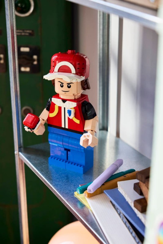 เรดตัวใหญ่มาแล้ว! LEGO เทรนเนอร์ Pokémon